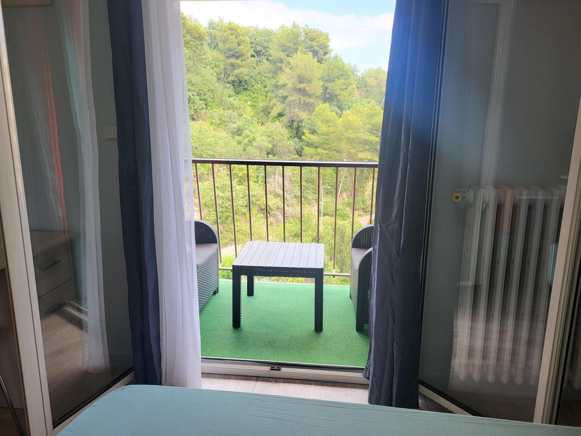 Private Room-2 In Hannana Apartment- 2 Min Walk To Tram 12 Min To Train Station 15 Min To Massena Place Accommodatie bij particulieren