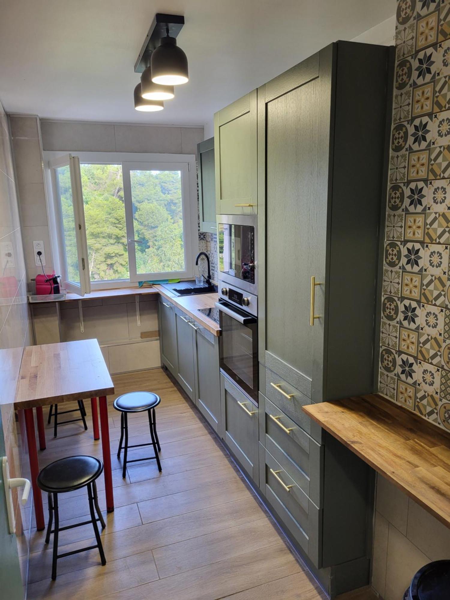Private Room-2 In Hannana Apartment- 2 Min Walk To Tram 12 Min To Train Station 15 Min To Massena Place